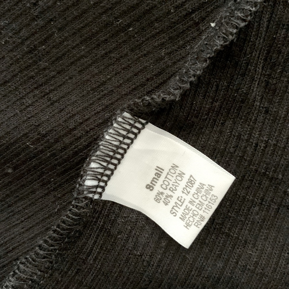 Basic Black Tank Top - Picture 3 of 3